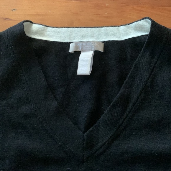 BANANA REPUBLIC - Longline Merino V-neck Sweater - Picture 4 of 8